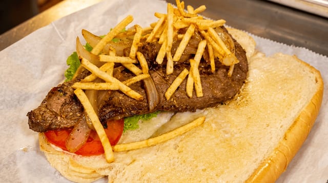 Pan con Bistec.